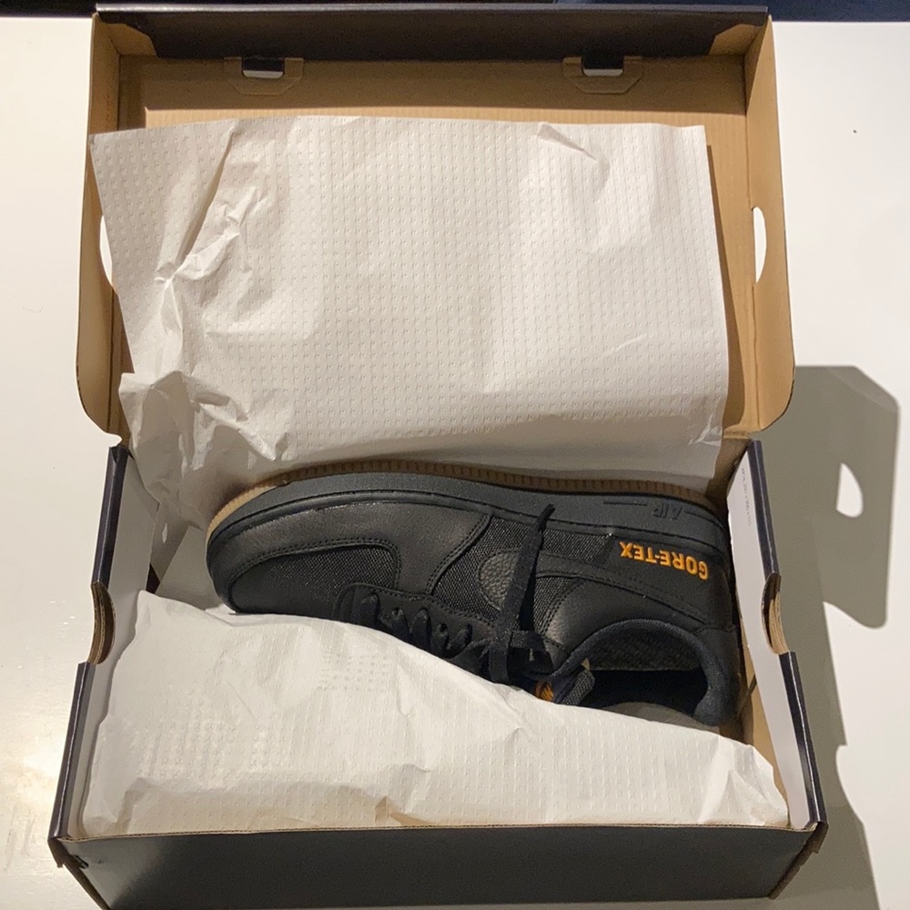 Nike Air Force 1 Low Gore-Tex Black Light Carbon
